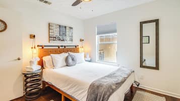 3 Schlafzimmer, Schreibtisch, Bügeleisen/Bügelbrett, Reisekinderbett