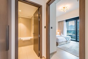 In-room safe, iron/ironing board, free WiFi, bed sheets - Chic 1BR Apartment in Act One Act Two Tower 1, Downtown Dubai by Deluxe Holiday Homes (Dubai)