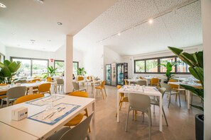 Dining - Lodge in Rimini Family Village near the beach (Viserba, Rimini)