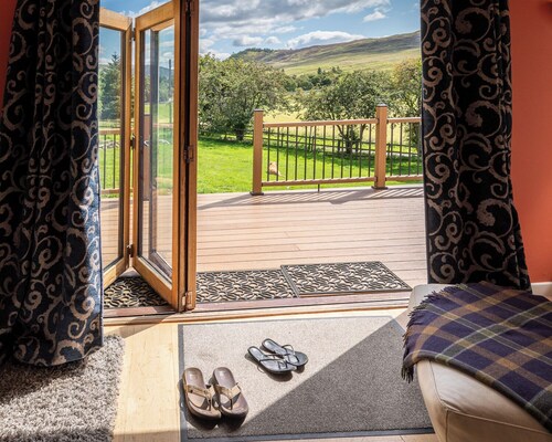 Gulabin Lodge and House