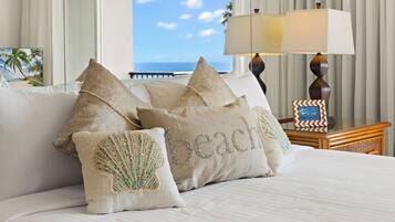 Tabla de planchar con plancha, wifi gratis y ropa de cama