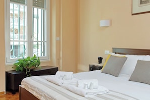 1 chambre, fer et planche à repasser, Wi-Fi gratuit, draps fournis