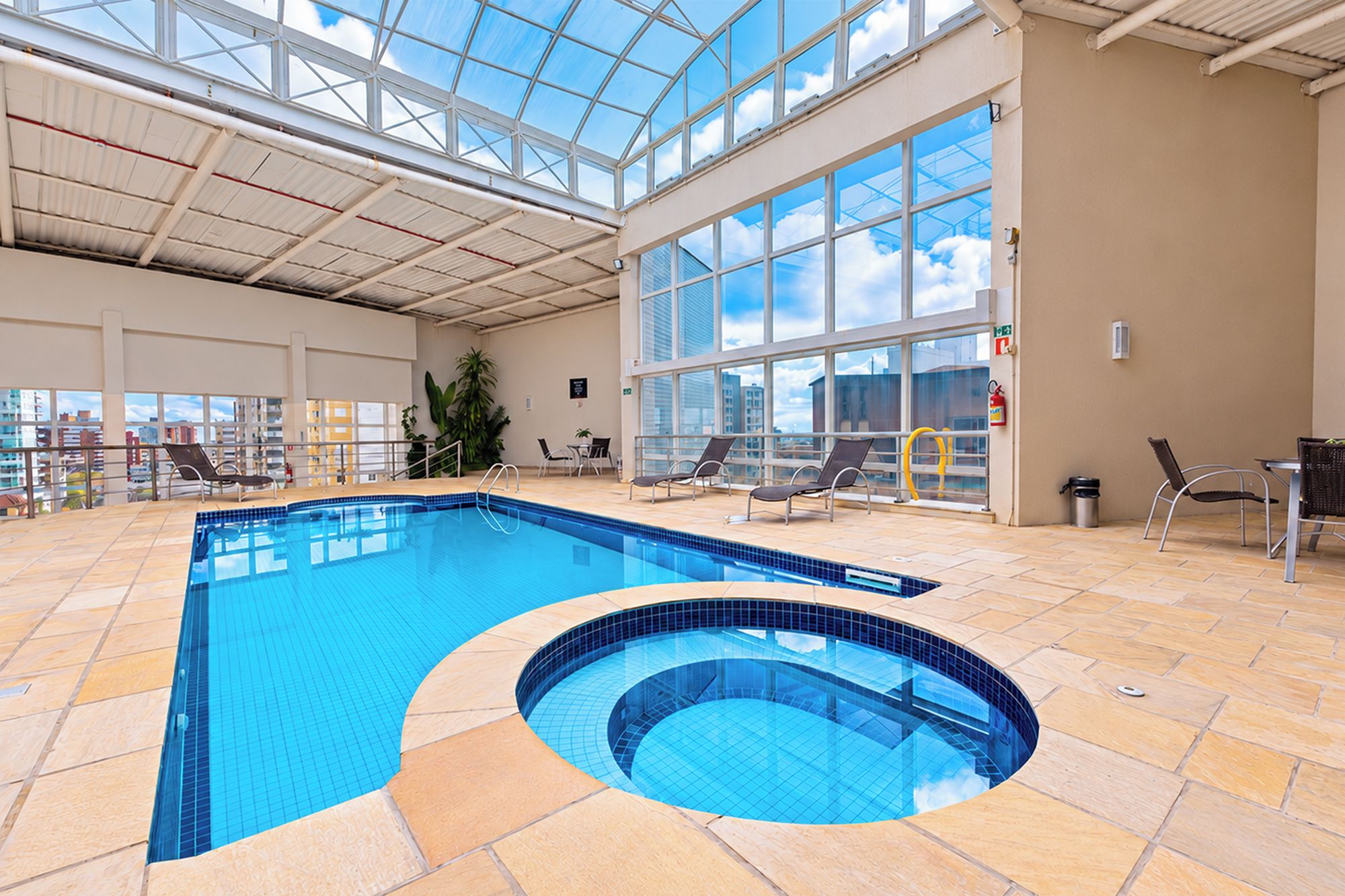 Piscine couverte