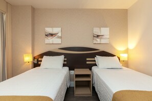 Deluxe Twin Room, City View | Laptop workspace, soundproofing, free WiFi