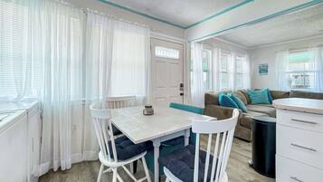 House, Multiple Beds, Kitchen, Beach View (Bungalow by the Beach) | Dining