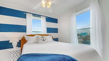 Casa, várias camas, cozinha, vista para a praia (Bungalow by the Beach) | 3 quartos, individualmente decorados, individualmente mobiliados