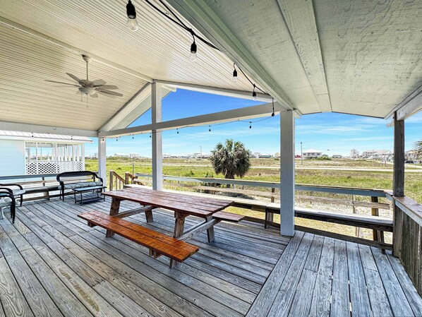 Outdoor dining