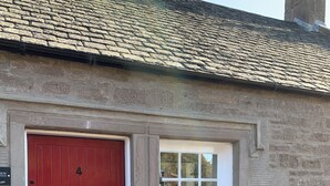 Unclassified image, 5 of 24, button - Woodview - Idyllic Cottage in the Country (Kinnettles)