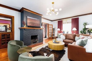 Smart-TV, peis, videospill og fotballspill