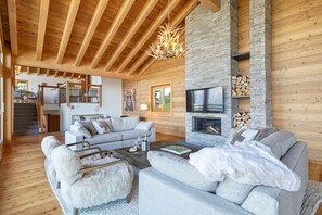 Smart-tv en een open haard