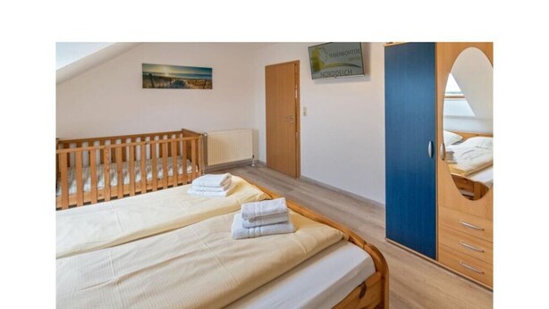 3 Schlafzimmer, Bügeleisen/Bügelbrett, Bettwäsche