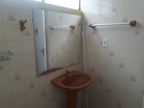 Towels, toilet paper - Lar Jampa - Acomodações  (João Pessoa)