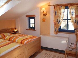 1 bedroom, individually furnished, iron/ironing board - Fairytale Garden Fisherman and his Wife (Putbus)