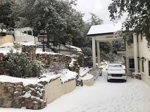 المنطقة المحيطة بالمنشأة