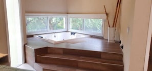 Comfort Cabin, Park View | Private spa tub - Cabañas El Principio (San Lorenzo)