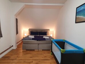 House | 5 bedrooms, individually furnished