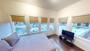 3 quartos, ferros/tábuas de passar roupa, Wi-Fi, roupa de cama