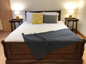 5 quartos, Wi-Fi de cortesia, roupa de cama