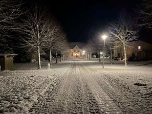 Exterior - Garden View of Weisdin Castle (Blumenholz)