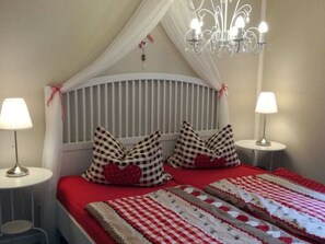 House | 2 bedrooms, individually furnished, iron/ironing board - Fairy Tale Garden Hansel & Gretel (Putbus)