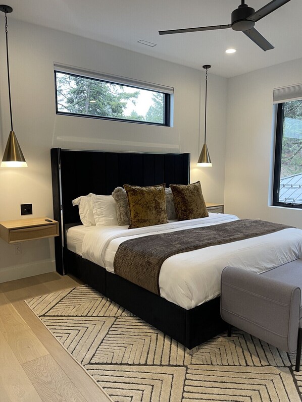 5 bedrooms, desk, iron/ironing board, free WiFi