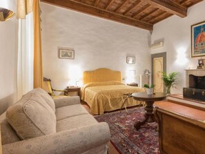 Extra Large Room | Ropa de cama de alta calidad, caja fuerte, decoración individual