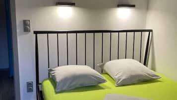 House | 1 bilik tidur, cadar katil