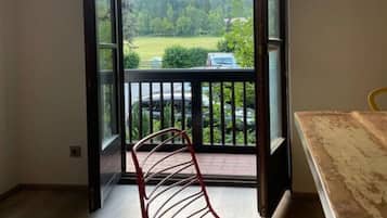 House | Pemandangan dari hartanah