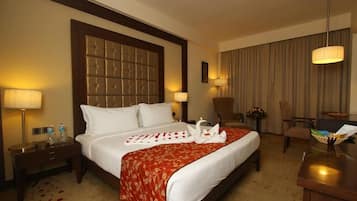 Deluxe Room | Desk, laptop workspace, iron/ironing board, free WiFi