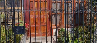 Charming 5-bedroom with private bathroom house with ping pong table and WiFi