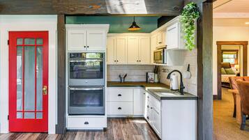 Coffee/tea maker, fridge, microwave, dishwasher