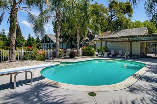 Deck & Fire Pit! Quiet Home Near Sacramento River