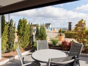 Mobile Home | Dining