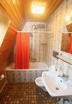 House | Bathroom - No 7 - Kapellenweg 13 (Titisee-Neustadt)
