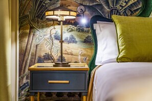 5 bedrooms, iron/ironing board, free WiFi, bed sheets
