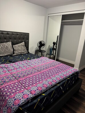 1 bedroom, bed sheets