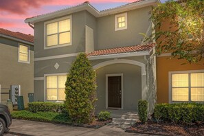 Exterior - Cozy 5BD Home Paradise Palms Resort with Pool (Kissimmee)