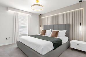 8 Schlafzimmer, Bügeleisen/Bügelbrett, Bettwäsche