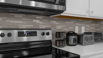 Microwave, oven, dishwasher, coffee/tea maker