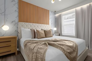 8 bedrooms, iron/ironing board, bed sheets