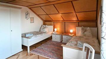 Rumah | 3 kamar tidur dan dilengkapi dengan perabotan berbeda-beda