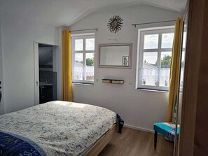 2 bedrooms - Teacher Lampel 11 - Anna Mari (Glowe)