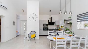 House | Dining