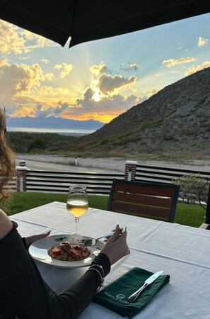 Exterior - Porta e Alpeve (Qendër)