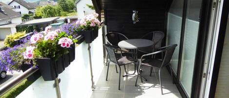 House | Outdoor dining