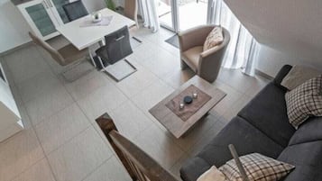 House | Dining