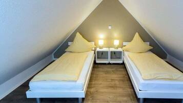 House | 3 bedrooms, iron/ironing board, individually furnished, bed sheets
