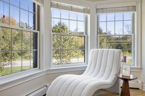 Spa - Elegant Home w/7BRs, Game Room, Luxury Yard, Pool (Chester)