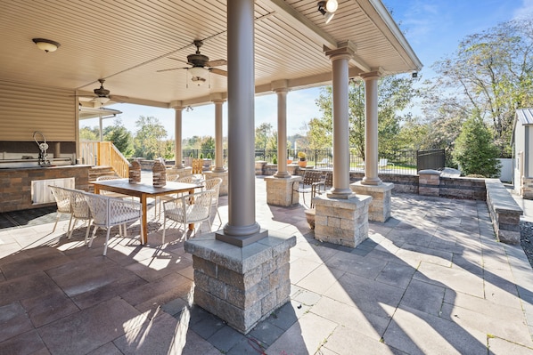 Outdoor dining