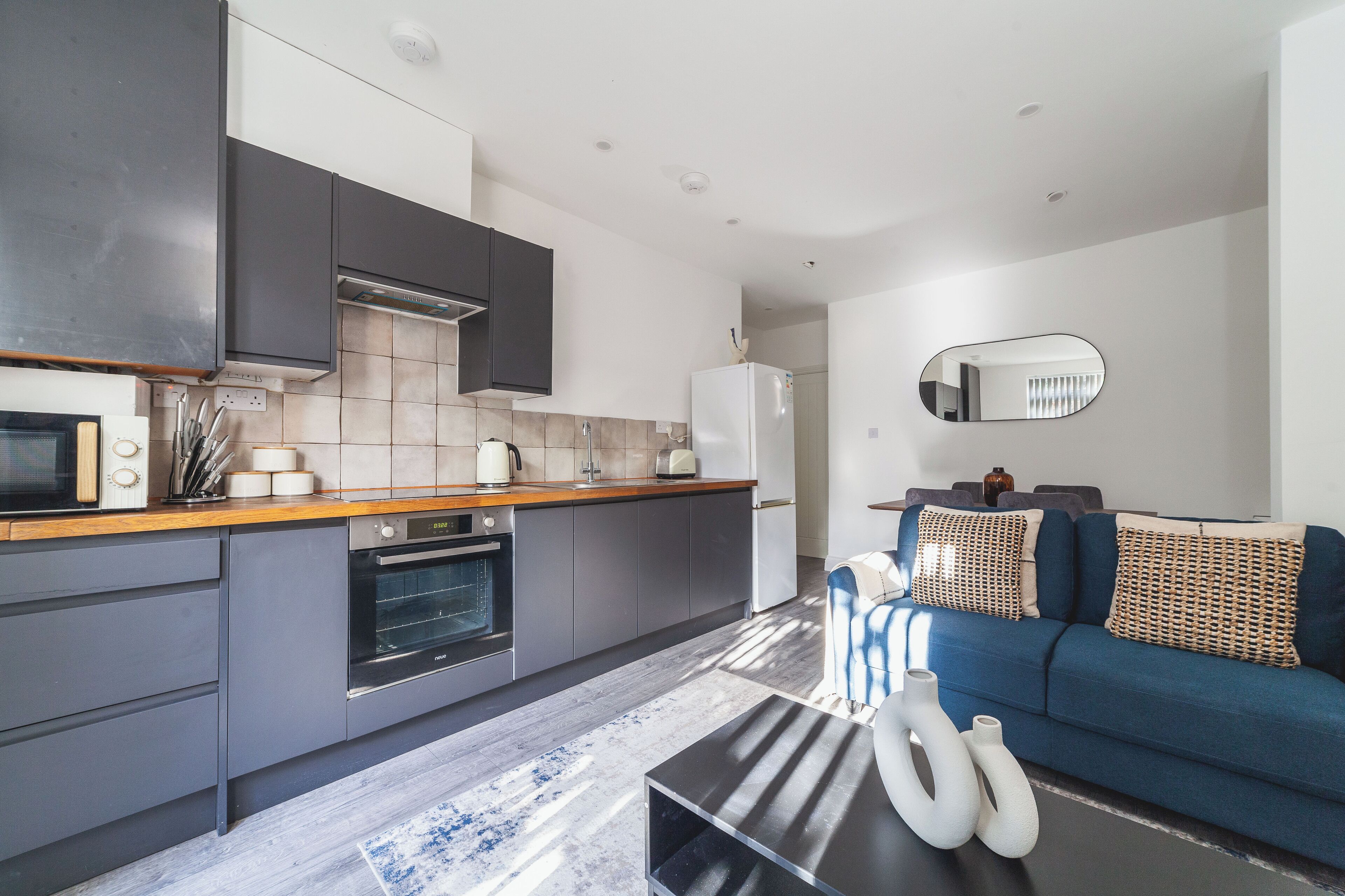 Apartemen | Area keluarga | Televisi 37-inci dengan saluran TV satelit dan Netflix